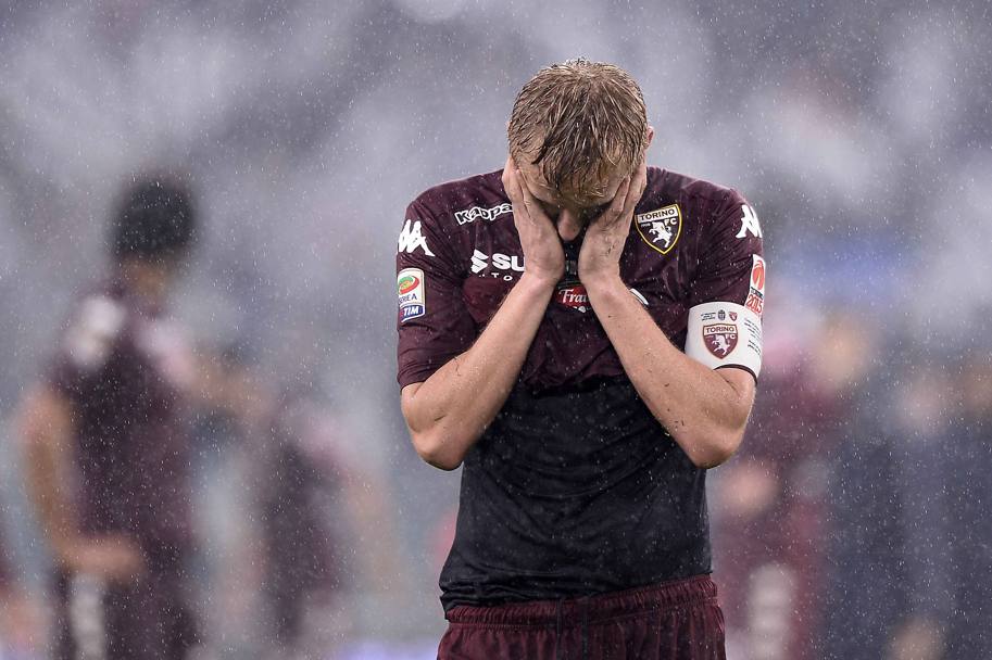 La delusione del Torino: Glik sconsolato alla fine della partita. LaPresse